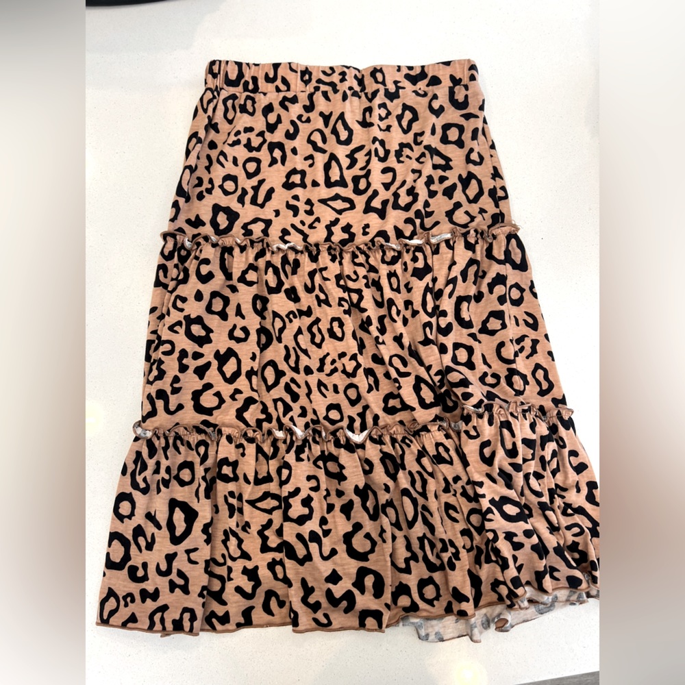 Cheetah stretchy skirt size small.